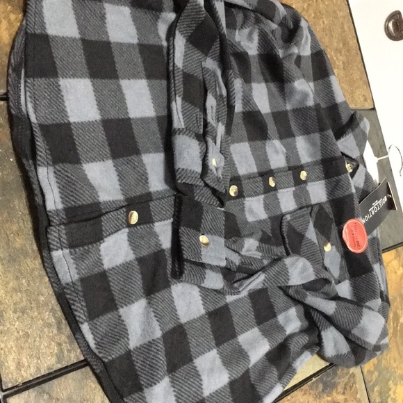 Distortion boys soft plaid flannel  button down shirt. Size 8 - Picture 7 of 11